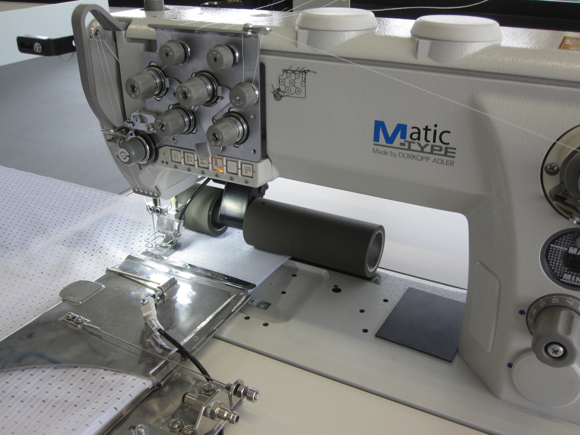 Nyx Compact - Máquina de costura para cortinas